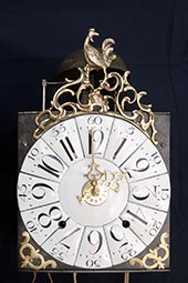 Museale Comtoise treize-pieces mit arabischen Zahlen