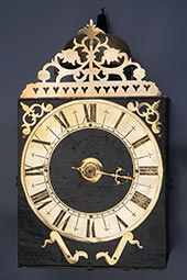 Frühe Einzeiger-Comtoise-Uhr mit Messingr