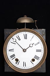 Mini-Comtoise mit profilierter Lunette