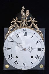 Comtoise-Uhr mit seltener Aufsatzspange