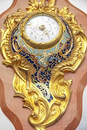 Mini-Cartel-Uhr mit Cloisonné-Email auf Rodochrosit-Marmor