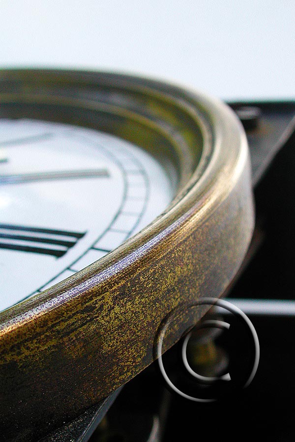 Mini-Comtoise mit profilierter Lunette