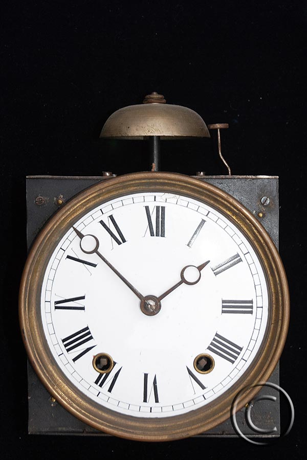 Mini-Comtoise mit profilierter Lunette