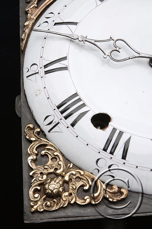 Antike Comtoise-Uhr mit seltener Aufsatzspange