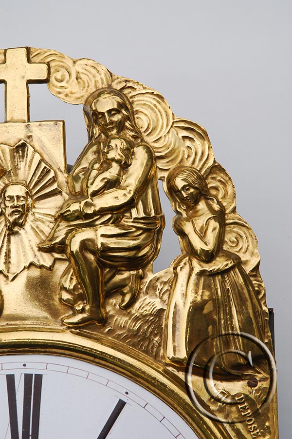 Die betende Familie vor Kreuz und Antlitz Jesus